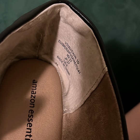 Amazon Essentials Black Flats - Picture 3 of 3
